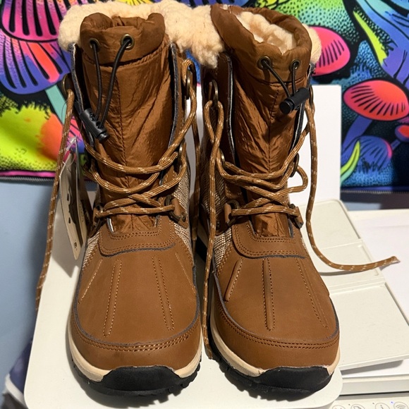 BearPaw Shoes - Bearpaw Tan Woman Rain, Snow, Boots Sz 9 Water Proof *Wool Lining Real Fur*. Nwt